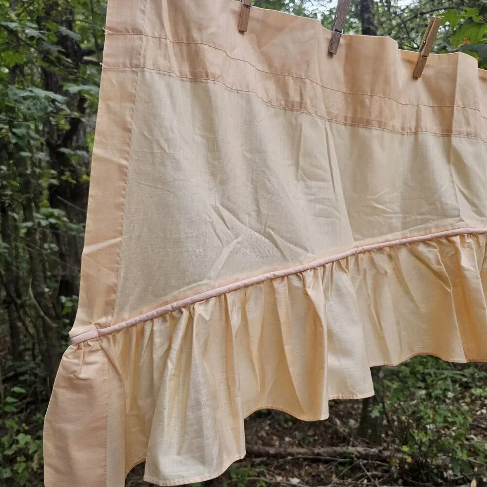 Vintage Croscill Peach Ruffled Valance Curtains 80s 90s Cottagecore Rod Pocket